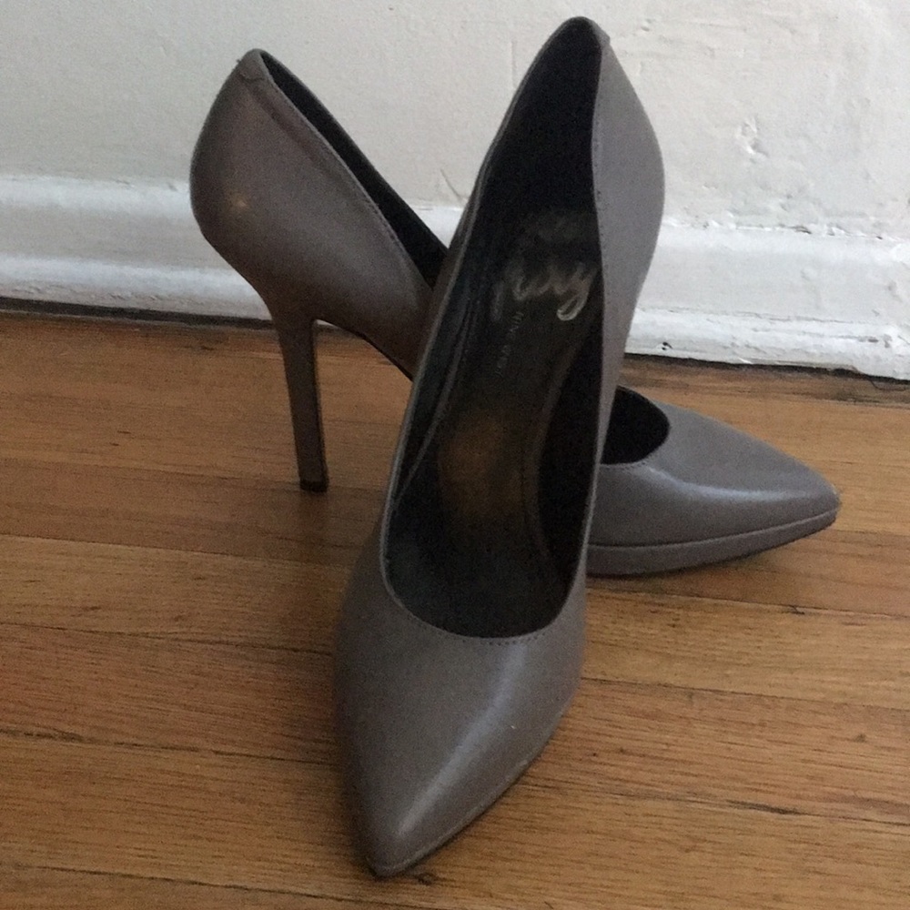 Nine West Love Fury Pump in Grey